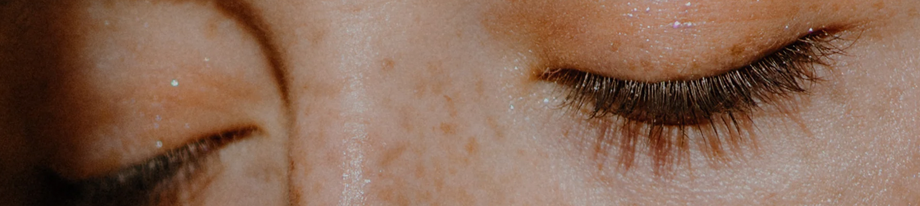 100% natuurlijk, biologisch, vegan en dierproefvrij. Onze natuurlijke cosmetica make-up merken hebben een mooie dekkende werking voor een stralende make-up look.