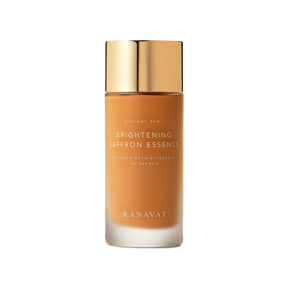 Ranavat Brightening Saffron Essence is een multifunctionele, saffraanrijke melkachtige essence, geformuleerd met ons eigen ayurvedische fermentatiecomplex, klinisch getest om de huid direct te hydrateren, verhelderen en kalmeren. 