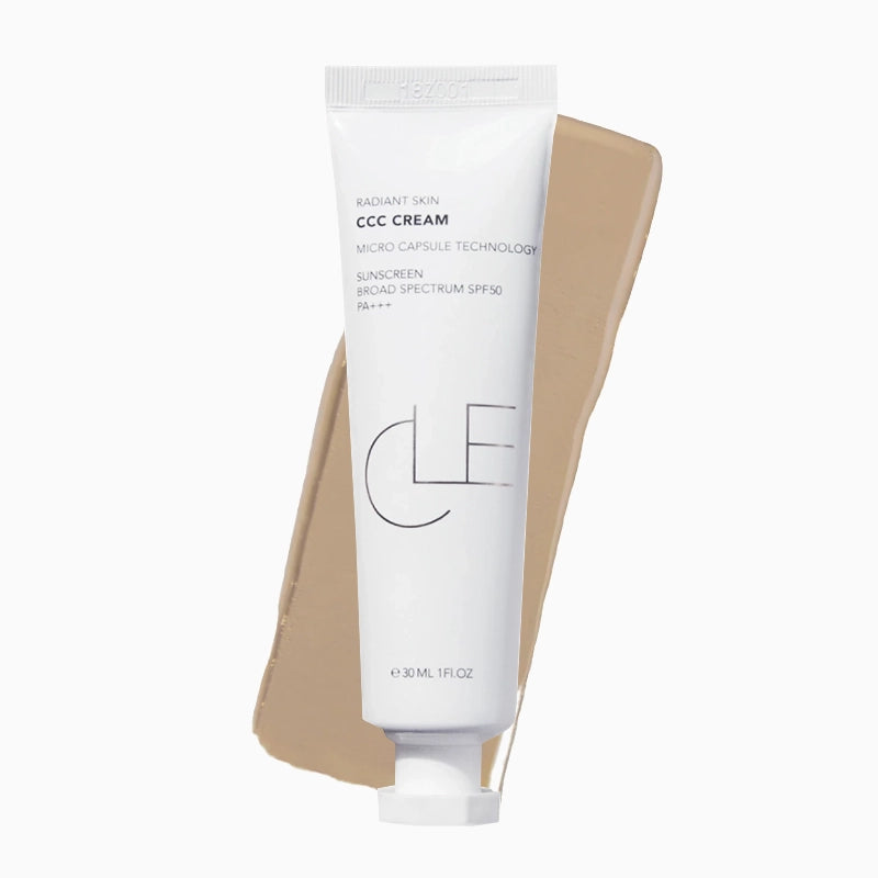 Laat je huid stralen met de CCC Cream van CLE Cosmetics! Deze lichte alles-in-een primer en foundation bevat een indrukwekkende SPF50 PA+++, en het beste van alles: het is volledig vegan en dierproefvrij! #kleur_Warm Medium Light - SPF50