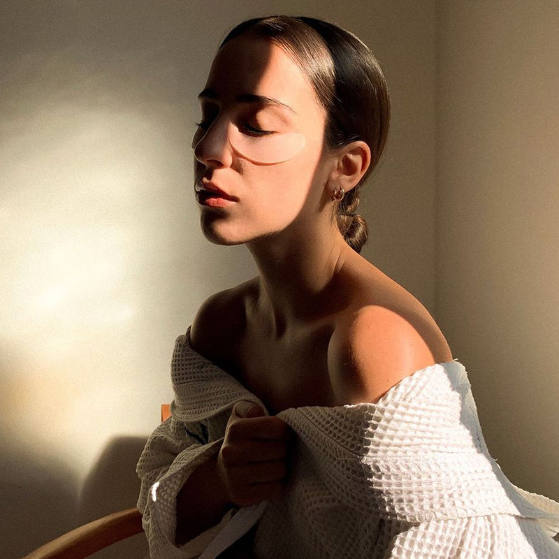 Eye pads met Hyaluronzuur van Apricot - Me, myself and eye de veganistische oogpads om donkere kringen en wallen te verminderen is nu ook verkrijgbaar bij vegan beauty. De webshop voor al jouw veganistische gezichtsverzorging