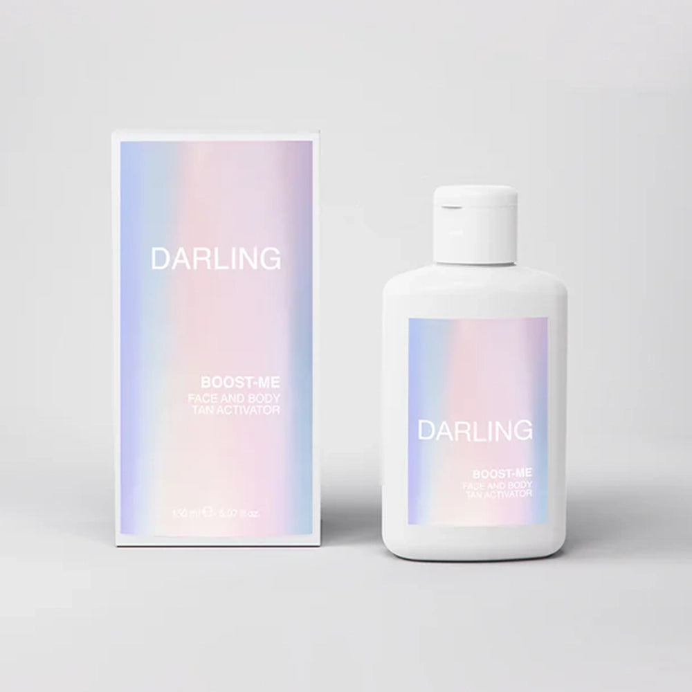 De Darling Boost Me Tan Activator is een innovatieve, vegan bruiningsversneller die je huid voorbereidt op de zon en het natuurlijke bruiningsproces stimuleert – zónder zelfbruiners of kunstmatige kleurstoffen en geheel dierproefvrij.
