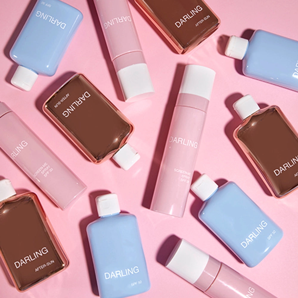Darling Screen-Me Spray SPF30, een transparante zonbescherming voor Lichaam en Gezicht! Deze ultralichte zonnebrandspray met breedspectrum SPF30 is 100% vegan en oceaanvriendelijk.