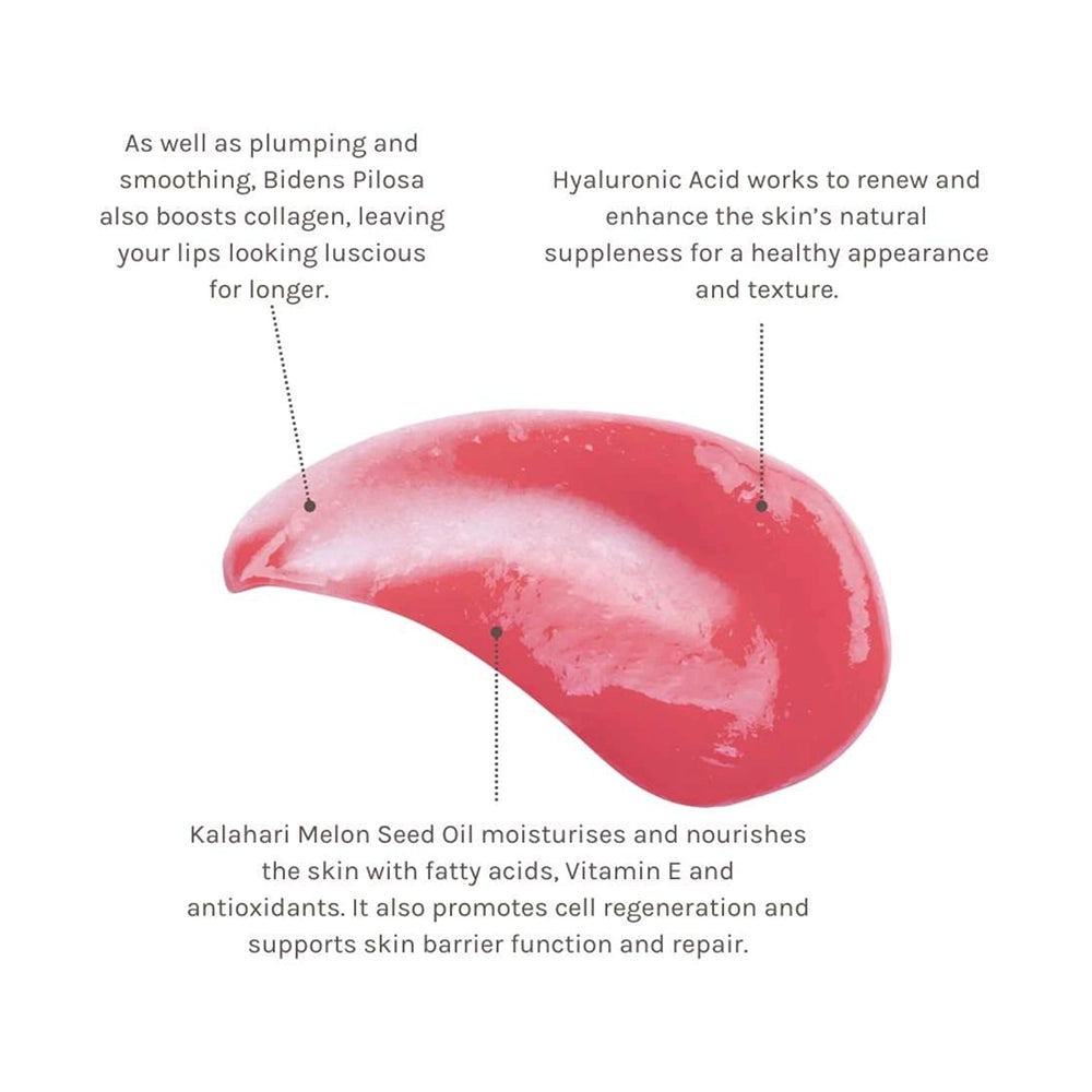 Glanzende lippen met een watermeloenroze tint, verzorgd door Evolve Bio-Retinol Glossy Lip Oil, vegan en dierproefvrij.