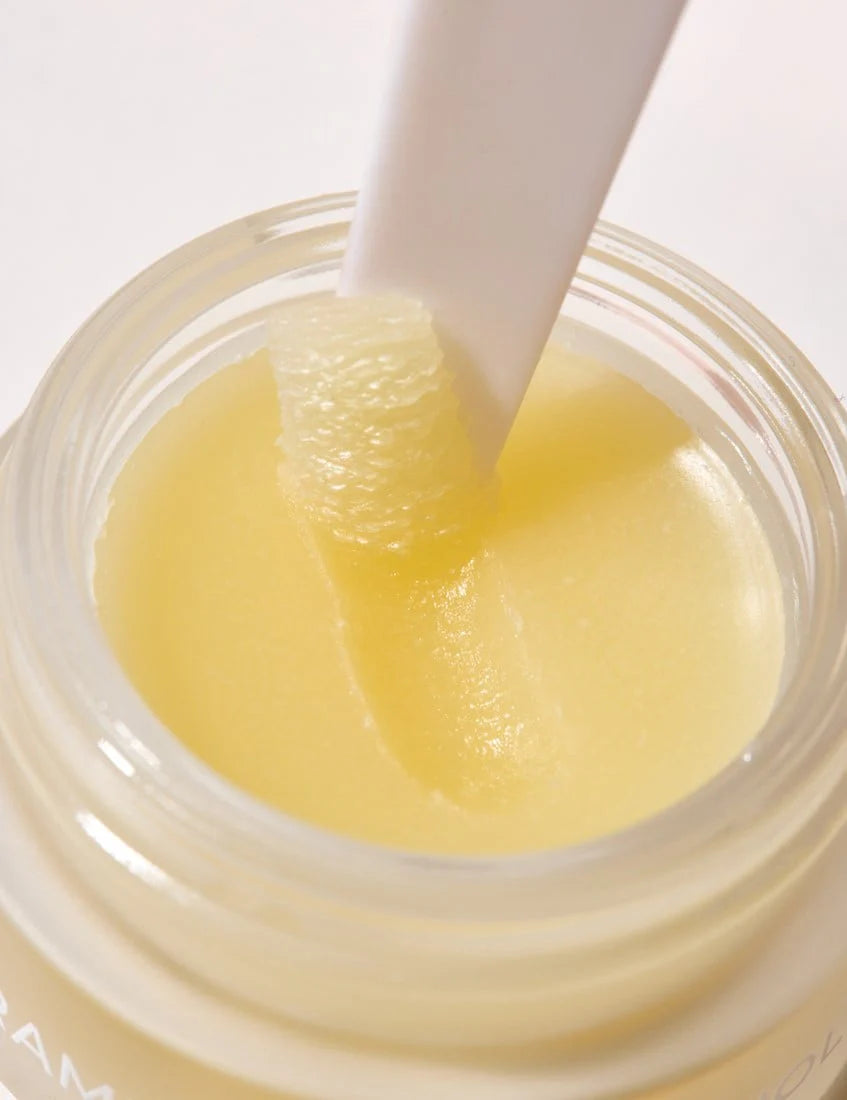 Verminder fijne lijntjes en geef je lippen een zijdezachte, soepele uitstraling met het INIKA Organic Lip Mask. Deze dierproefvrije, herstellende, natuurlijke lipbehandeling combineert exfoliërende AHA’s met collageenversterkend bakuchiol en essentiële vetzuren uit cactusvijg. Het resultaat: vollere, gevoede lippen met een prachtige glans.