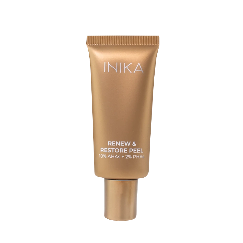 Ga voor een zichtbaar stralende, gladde, prachtige egale huid met deze geavanceerde Organic Renew & Restore Peel van Inika Organic. Een krachtige mix van 5 verschillende AHA's gecombineerd met PHA's dringen diep in de huid door om poriën te ontstoppen, onzuiverheden te verwijderen en celvernieuwing te bevorderen. Natuurlijke exfoliërende deeltjes komen direct weer naar boven en verwijderen dode huidcellen, voor een zachtere, gladdere huidtextuur.