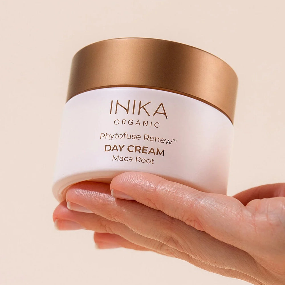 INIKA Organic The Hydration Ritual Plump & Glow verzorgingsset met Hyaluronic Hydration Complex en Phytofuse Renew dagcrème.