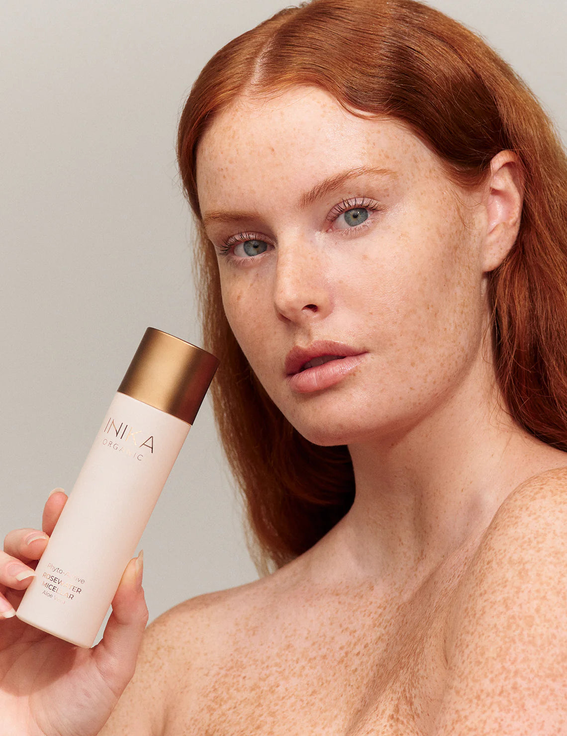 Of je nu een droge, vette, gevoelige of gecombineerde huid hebt, INIKA micellair rozenwater is geschikt voor alle huidtypes.