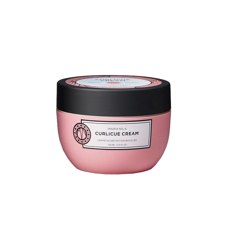 Mooie krullen met de veganistische styling creme van Maria Nila bij Vegan beauty. Bouncy curls met Curliecue cream van Maria Nila