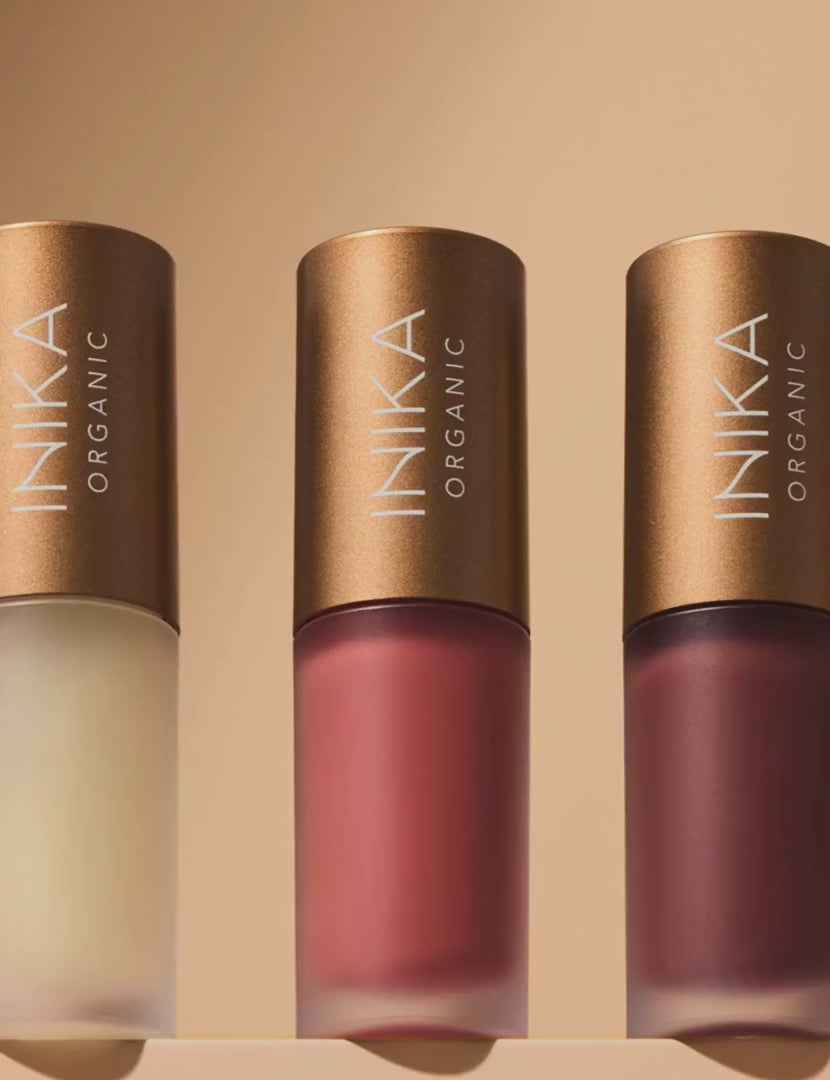 Inika Organic Tinted Lip Tint video van alle kleuren + model swatch