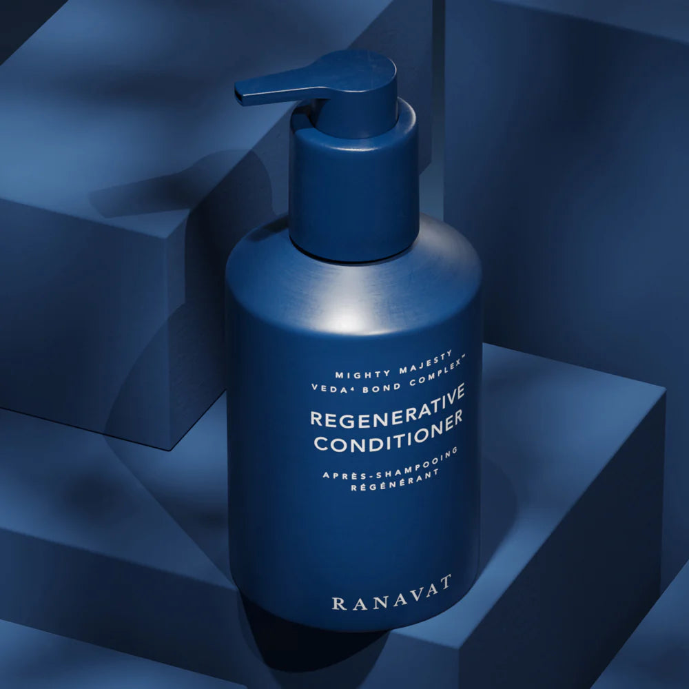 Ranavat Veda⁴ Bond Complex Conditioner – Ayurvedisch Haarherstel & Versterking bij Vegan Beauty. Ontdek de Ranavat Regenerative Veda⁴ Bond Complex Shampoo, verrijkt met Ayurvedische superkruiden zoals Amla, Hibiscus, Ashwagandha en Roze Lotus. Herstelt beschadigd haar, versterkt de haarstructuur, bevordert haargroei en hydrateert intens. Vrij van sulfaten, siliconen en parabenen – 100% vegan, cruelty-free & luxe haarverzorging. Geschikt voor droog, gekleurd en beschadigd haar.