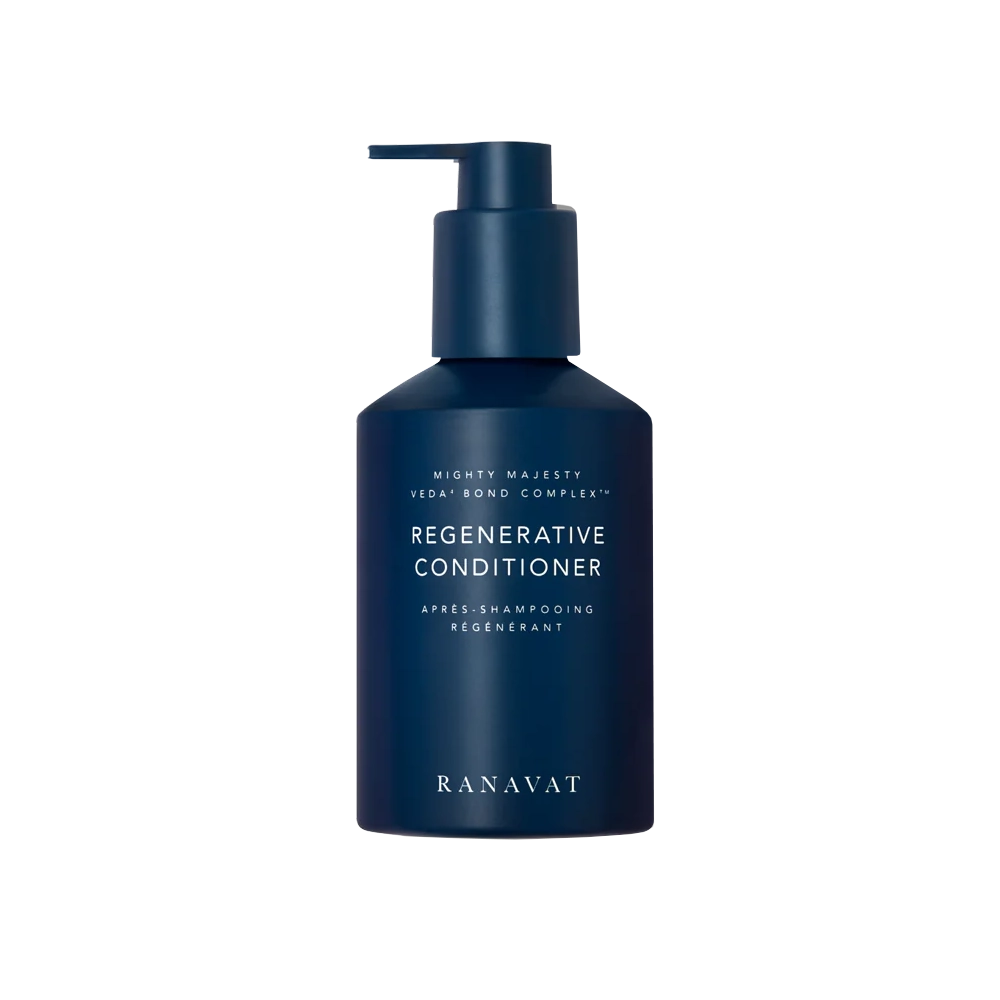Ranavat Veda⁴ Bond Complex Conditioner – Ayurvedisch Haarherstel & Versterking bij Vegan Beauty. Ontdek de Ranavat Regenerative Veda⁴ Bond Complex Shampoo, verrijkt met Ayurvedische superkruiden zoals Amla, Hibiscus, Ashwagandha en Roze Lotus. Herstelt beschadigd haar, versterkt de haarstructuur, bevordert haargroei en hydrateert intens. Vrij van sulfaten, siliconen en parabenen – 100% vegan, cruelty-free & luxe haarverzorging. Geschikt voor droog, gekleurd en beschadigd haar.