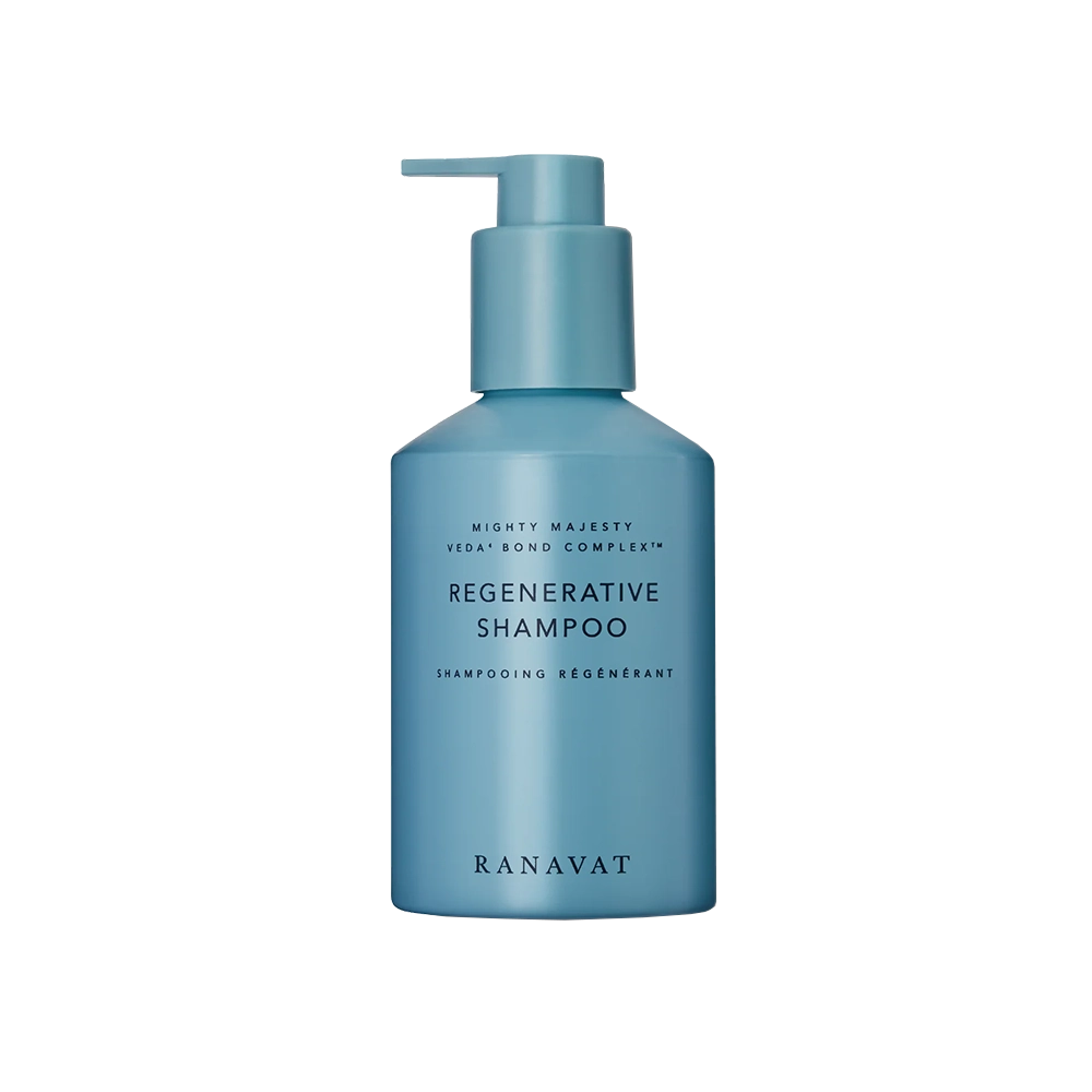 Ranavat Veda⁴ Bond Complex Shampoo – Ayurvedisch Haarherstel & Versterking bij Vegan Beauty. Ontdek de Ranavat Regenerative Veda⁴ Bond Complex Shampoo, verrijkt met Ayurvedische superkruiden zoals Amla, Hibiscus, Ashwagandha en Roze Lotus. Herstelt beschadigd haar, versterkt de haarstructuur, bevordert haargroei en hydrateert intens. Vrij van sulfaten, siliconen en parabenen – 100% vegan, cruelty-free & luxe haarverzorging. Geschikt voor droog, gekleurd en beschadigd haar.