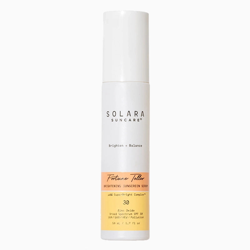 Fortune Teller Brightening Sunscreen Serum is een 3-in-1 innovatieve gel-to-milk minerale vegan zonnebrand met SPF 30 dat duurzaam is verpakt in een glazen flesje. Hij heeft een heel subtiele tint waardoor hij een prachtige dewy en glanzende finish geeft op iedere huidskleur en zelfs een blurring effect geeft. Perfect voor onder je make-up als primer!