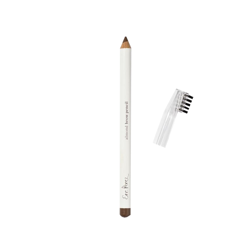 De zoete amandelolie beschermt de haartjes en voedt de huid onder en rondom je wenkbrauwen. Dit potlood is gemaakt om je wenkbrauwen te perfectioneren en is uniek in zijn formule en fijne afwerking. Vul je wenkbrauwen lichtjes op en borstel ze zachtjes door met het borsteltje aan de dop. Je wenkbrauwen zullen er op een natuurlijke manier beter uitzien. Geef de je wenkbrauwen de juiste aandacht met ons perfecte natuurlijke potlood.