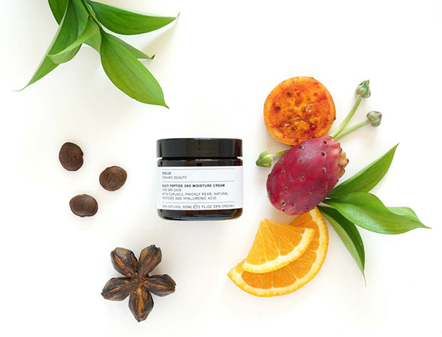 Deze nieuwe pro-aging crème bevat superfoods en high-tech groene ingrediënten voor uitgebreide bescherming tegen veroudering, waaronder verbetering van de rimpel diepte, stevigheid en huidskleur en intense hydratatie voor de normale tot droge en verouderende huid. Werkt ook uitstekend tegen hyperpigmentatie vorming. Vegan, clean, natuurlijk en dierproefvrij.