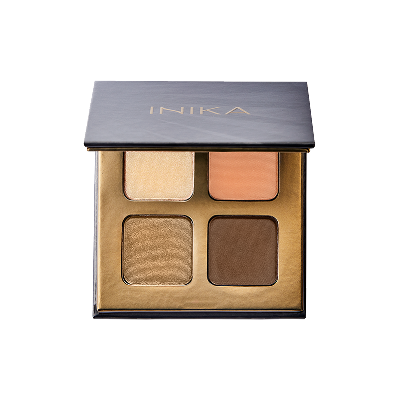 Dit fantastische Eyeshadow Quad van Inika Organic is ontzettend veelzijdig. Ga je voor een neutrale look of wil je juist een mooie smokey eye met een sparkle? Inika biedt het beste van twee werelden en combineert de rijke kleur van pure minerale pigmenten die prachtig te blenden zijn. En dit geheel Vegan en Dierproefvrij!