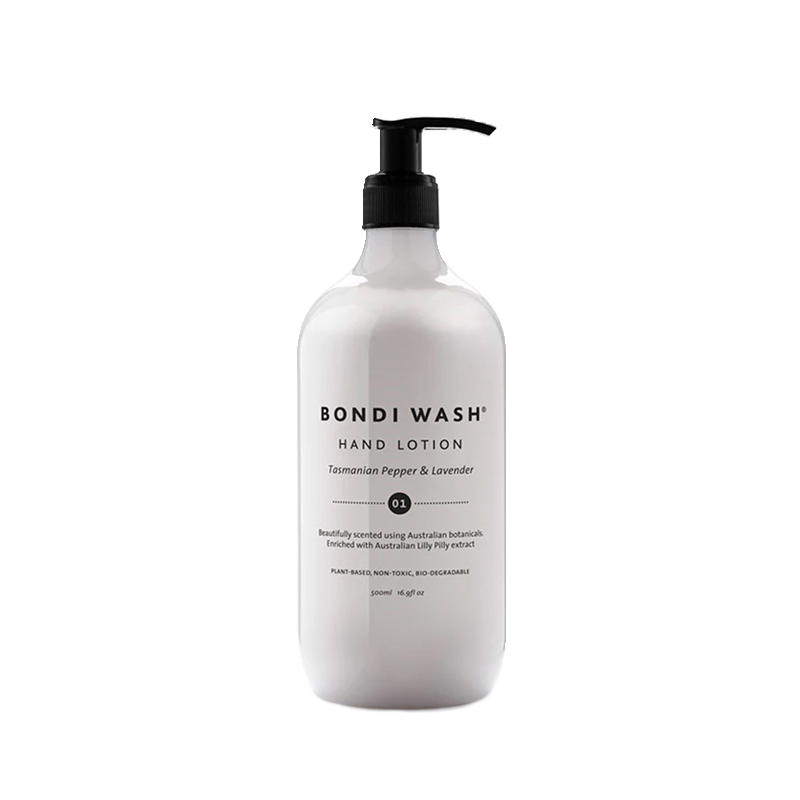 Bondi Wash's Hand Lotion is een voedende en beschermende creme voor de huid van de handen. De lotion bestaat uit 100% plantaardige werkstoffen, waaronder het Lilly Pilly-extract, uit Australië. Dit staat bekend om de hoge dosis antioxidanten. De huid van de handen blijft elastisch en stevig.