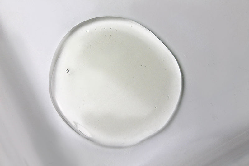 Deze hydraterende vegan lichaamsolie is ontwikkeld om de droge / rijpe huid nieuw leven in te blazen en het uiterlijk van littekens en striae te verbeteren. Hij is 100% zwangerschapsveilig en lichtgewicht. De Super Berry Body Oil is gemaakt van natuurlijke ingrediënten die de celvernieuwing verbeteren en je huid er op zijn best uit laten zien. Vegan, natuurlijk en dierproefvrij.