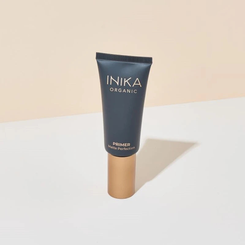 Deze lichtgewicht Matte Perfection vegan Primer heeft olie-absorberende eigenschappen en is zeer geschikt voor de wat vettere huid.