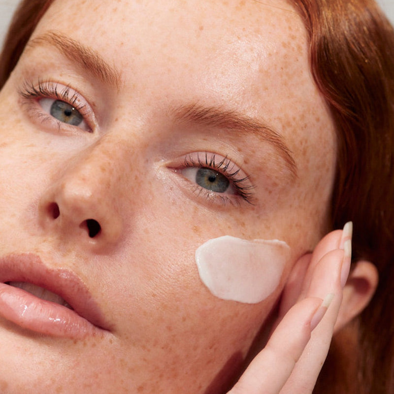 INIKA Organic Skin Luminosity Trial Regime is een 100% natuurlijk en vegan huidregime in 4 stappen waarvan klinisch is bewezen dat het je huid beschermt tegen vrije radicalen, het vochtgehalte van de huid verhoogt en de tekenen van veroudering helpt te voorkomen en te verminderen. 100% natuurlijk, dierproefvrij, 100% halal en veganistisch