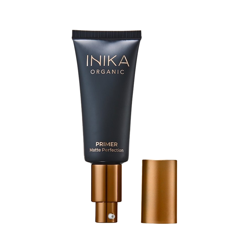 INIKA Organic Matte Perfection Primer is een gecertificeerde biologische licht getinte primer die zorgt voor een gladde en gelijkmatige basis aan je de make-up aanbrengt. Bevat o.a. Aloë Vera sap en gecertificeerd biologische essentiële oliën waaronder lavendel- en geranium olie voor hydratatie en voeding van je huid. Deze lichtgewicht Matte Perfection Primer heeft olie-absorberende eigenschappen en is zeer geschikt voor de wat vettere huid.