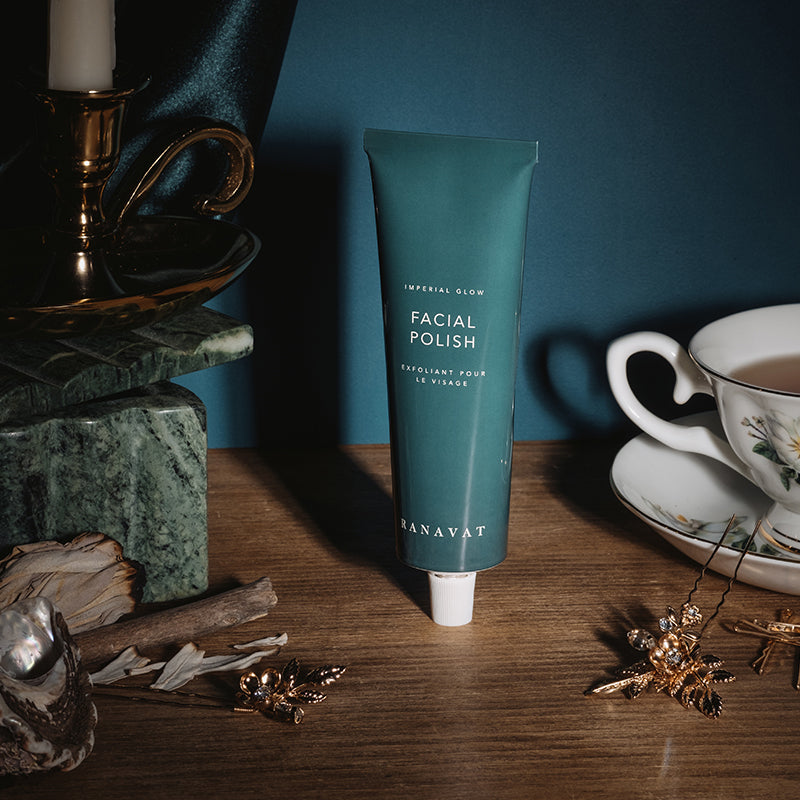 Een zachte exfoliator die dode huidcellen, een ongelijkmatige huidtextuur en onzuiverheden effectief verminderd. Deze romige gezichtsbalsem is een van onze bestsellers! De fijngemalen rijstpoeder en herstellende ashwagandha, maken de huid ultiem zacht en laat je huid stralen als geen ander. Tevens is dit ook een "Bustle 2022 Beauty Award winnaar" voor beste exfoliërende reiniger en de "Women's Health 2021 Beauty Award winnaar" voor beste fysieke exfoliator.