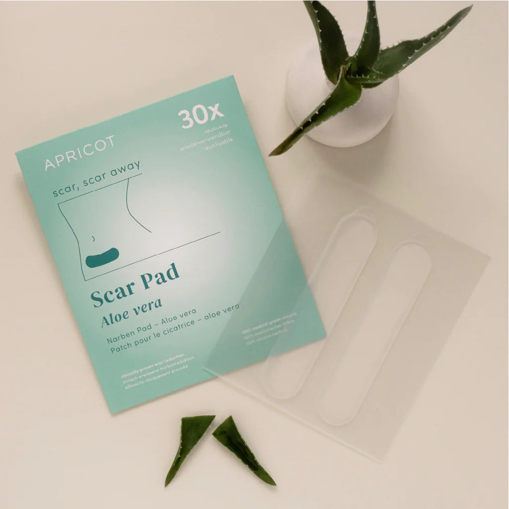Littekens vertellen verhalen over je leven. Maar&nbsp;misschien vind je het&nbsp;niet nodig om ze aan iedereen te laten zien.&nbsp;De Apricot Beauty vegan littekenpads zijn gemaakt van puur siliconen van medische kwaliteit, verrijkt met hoogwaardige aloë vera. Was ze zo nu en dan en behandel ze goed.&nbsp;Je krijgt maximaal 15 behandelingen uit één pad. Hoe vaker je ze gebruikt, hoe gladder, zachter en minder zichtbaar je litteken zal worden. Het is klinisch bewezen. Minimale ingrediënten. Maximaal effect.