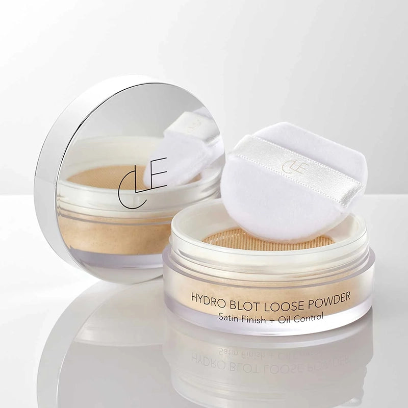 CLE Cosmetics heeft de perfecte aanvulling gecreëerd om te combineren met hun bestverkopende CCC Cream. Deze fantastische Hydro Blot Loose Powder biedt de voordelen van blotting en oliecontrole, zonder de natuurlijke glow van je huid te verbergen. Huidvriendelijk voor een huid met acne, rosacea, pigmentatie of littekenweefsel. Of na cosmetische of andere ingrepen.