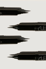 Deze langdurige waterproof vegan en dierproefvrije eyeliner van CLE Beauty bevat voedende ingrediënten die zacht genoeg zijn voor zeer gevoelige ogen. Het platte penseel van de eyeliner is ontworpen voor gemakkelijke, uiterst nauwkeurige definitie, waardoor alles, van fijne lijntjes tot dikkere stroken met gemak worden gecreëerd.