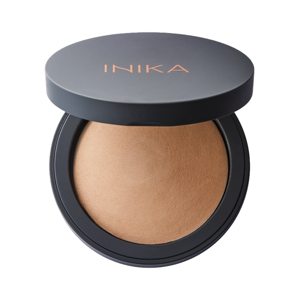 Deze award winnende minerale poeder foundation van INIKA geeft de perfecte basis en verstopt de huid niet en absorbeert overtollig olie uit de poriën. De mineral foundation is prachtige op te bouwen en geeft een lichte of volledige dekking voor elke gelegenheid. Ook is deze foundation geschikt voor de gevoelige huid door de krachtige werking van Squalaan uit olijven en Magnolia Bark Extract.