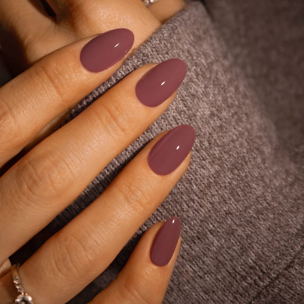 De kleur Aran van London Grace is een echte allemansvriend. Deze kleur heeft diepte en verfijning, en de rijke tint staat prachtig bij elke huidskleur.