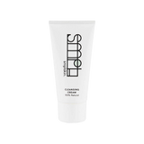 Het voeden van je huid is belangrijk, maar het reinigen ervan is minstens zo belangrijk. Een gezonde huid begint namelijk bij een goede reiniging. Kies daarom vanaf nu voor de natuurlijke reinigingscrème van SMPL Skincare, die vegan en dierproefvrij is.