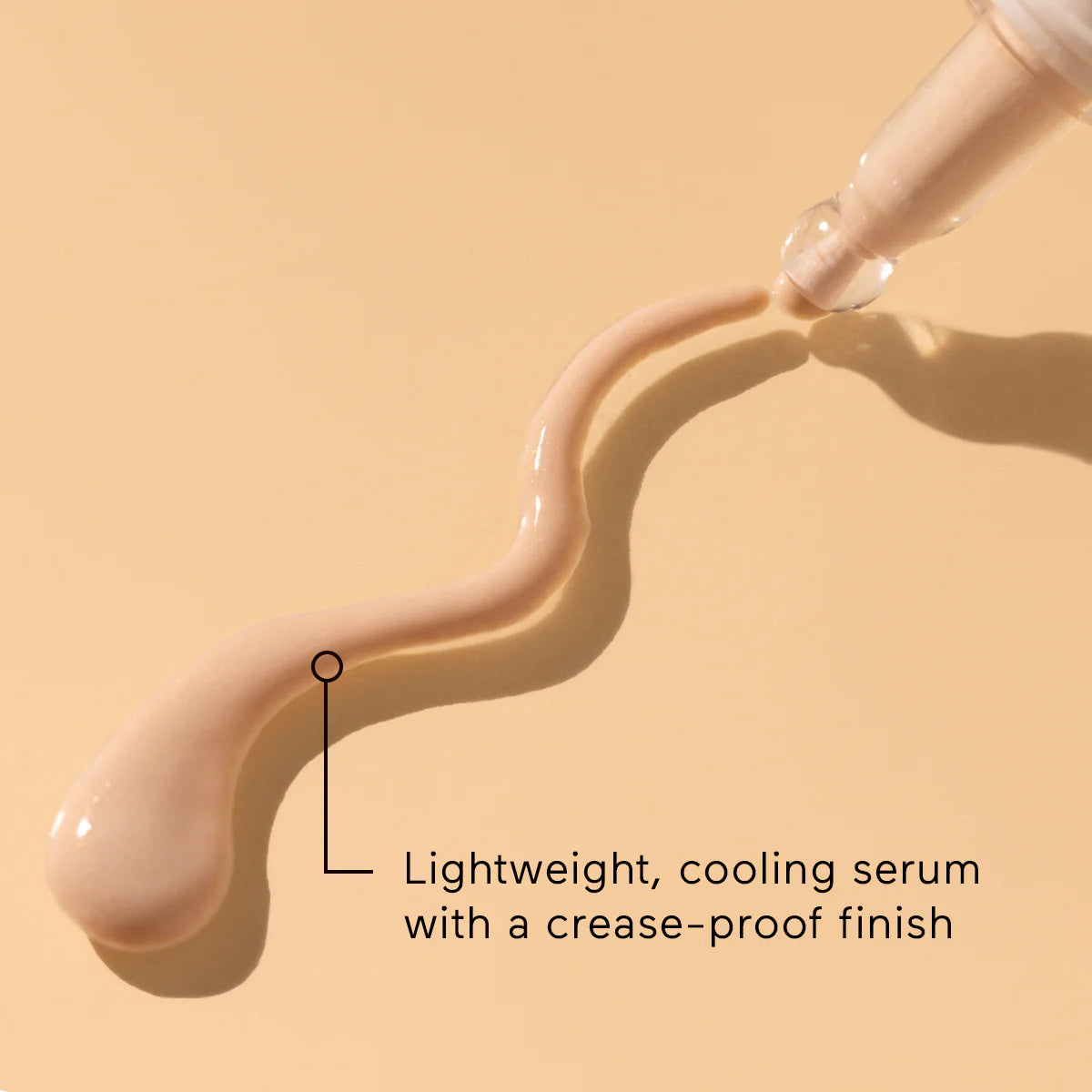 Dit innovatieve Day Dreamer Super Peptide vegan en dierproefvrije  Eye Primer van Solara met minerale SPF 30 combineert huidverzorging, zonbescherming en een make-up primer in één slimme stap. De ultralichte formule verkoelt direct, hydrateert intensief en helpt de gevoelige huid rondom de ogen zichtbaar gladder, voller en stralender te maken.