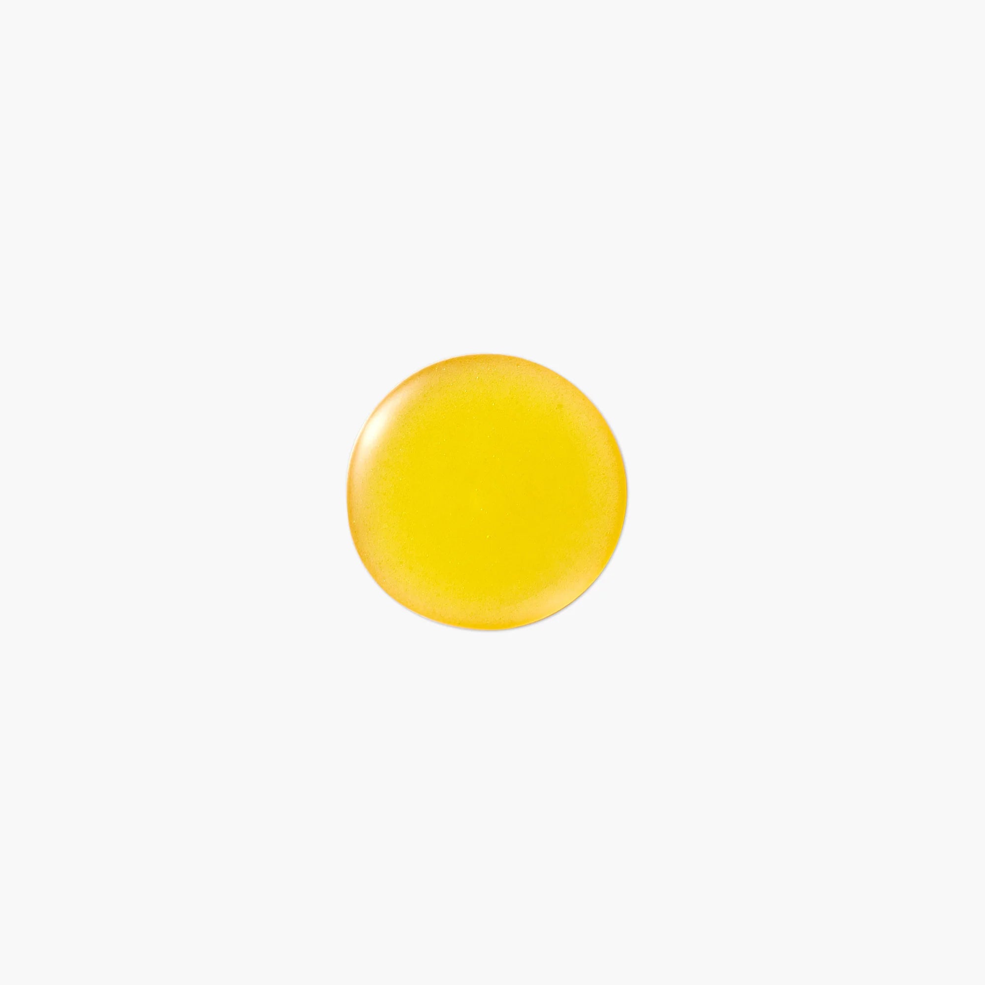 De bovenste laag CLE Vitamin C bestaat uit een verzorgende mix van rozenbottelolie, zoete amandelolie, jojobaolie en fytosqualaan. Deze ingrediënten helpen fijne lijntjes en droogtelijntjes te verminderen, ondersteunen de huidbarrière en zorgen voor een soepele, gevoede huid.