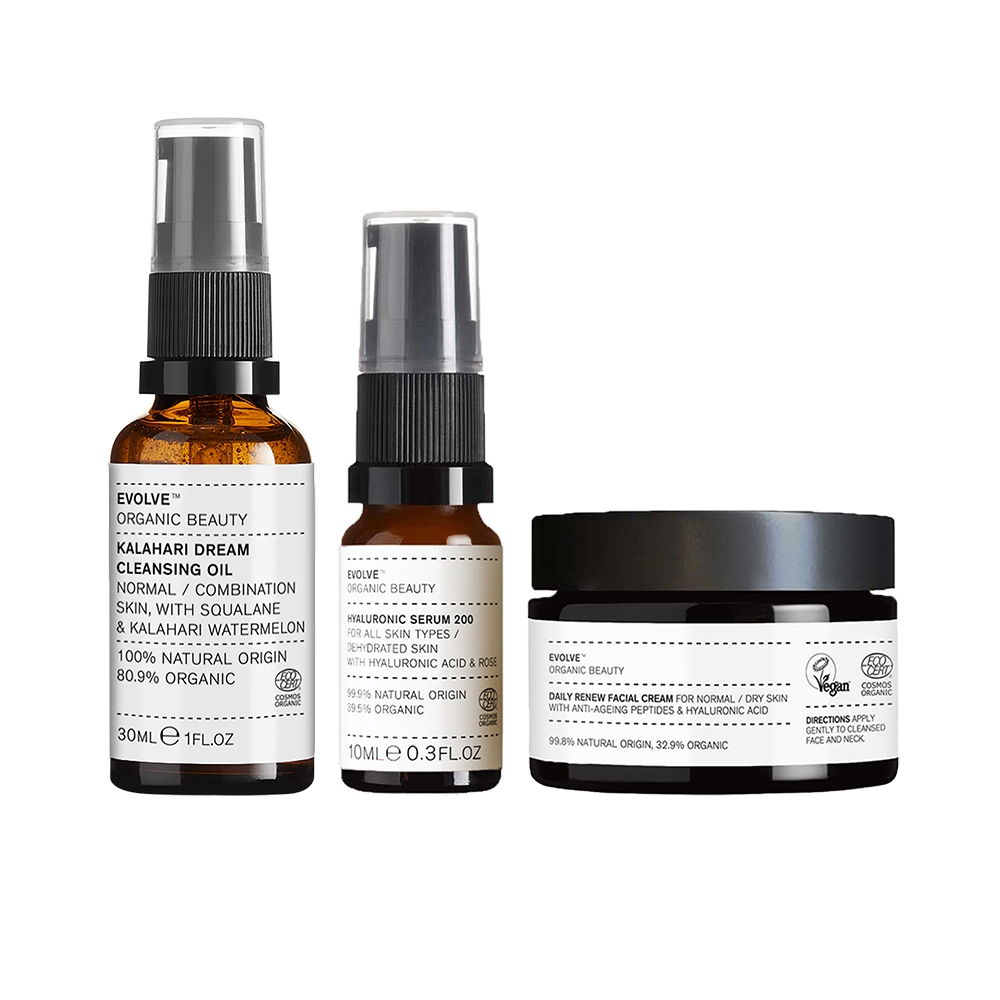 De Daily Dream Hydrating Facial Ritual Set van Evolve Organic Beauty is dé ideale set om je huid intens te hydrateren, verzachten en beschermen met 100% natuurlijke, biologische én vegan ingrediënten. Deze luxe set bevat drie bestsellers in handige formaten en is perfect voor wie wil kennismaken met clean beauty of op zoek is naar een verzorgende travel set.