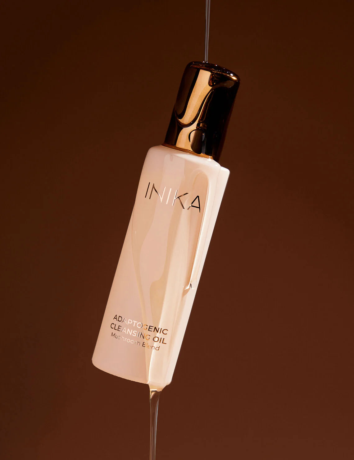 Los onzuiverheden en (waterproof)make-up op met deze zeer effectieve, milde reiniger. De unieke anti-aging mushroommix bevat antioxidanten die roodheid, pigmentatie en fijne lijntjes helpen verminderen en de huid beschermen tegen vrije radicalen. Deze 100% natuurlijke, niet-comedogene (perfect voor de acne gevoelige huid) formule zorgt voor een zachte, heldere en gehydrateerde huid, zonder een olieachtig residu achter te laten.
