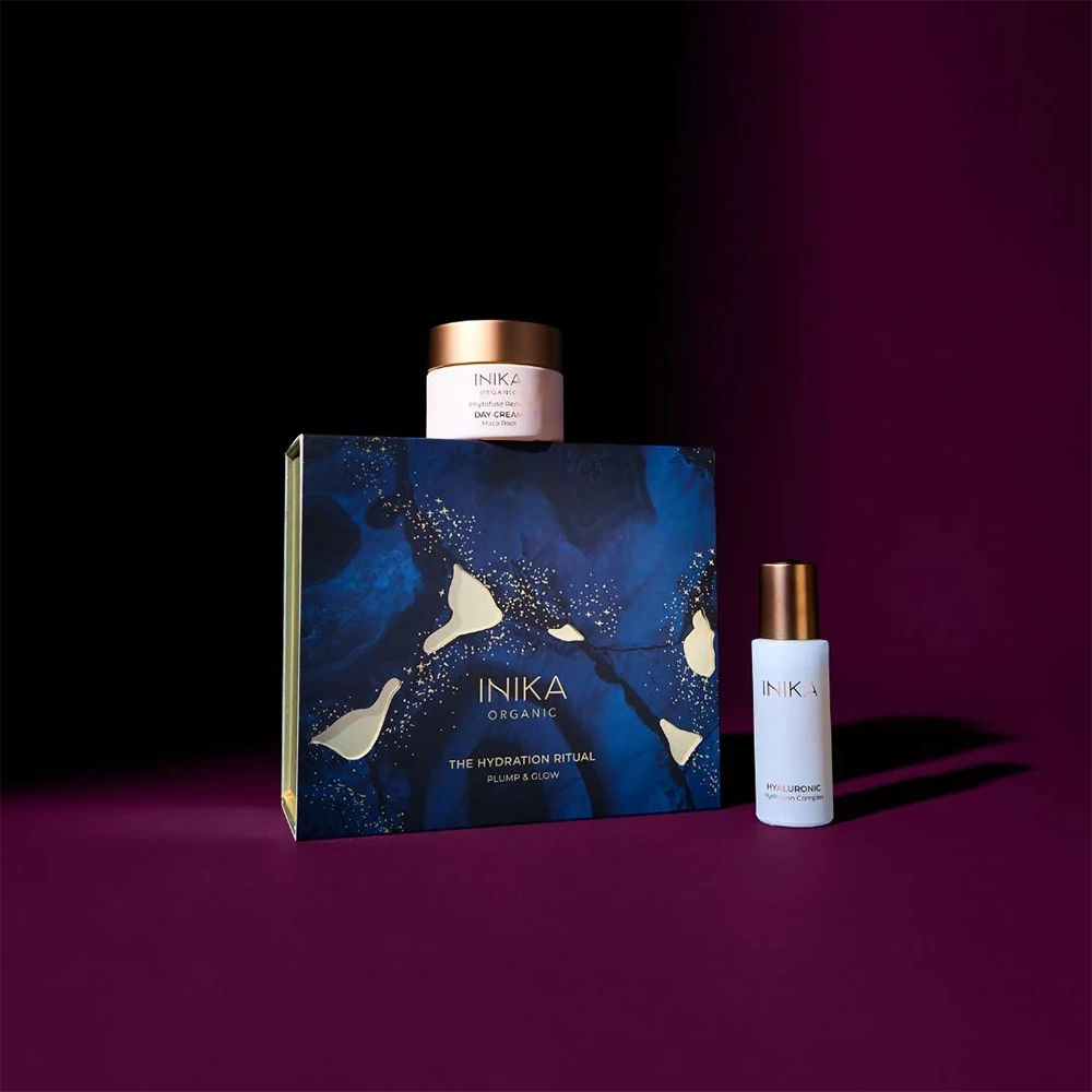 INIKA Organic The Hydration Ritual Plump & Glow verzorgingsset met Hyaluronic Hydration Complex en Phytofuse Renew dagcrème.
