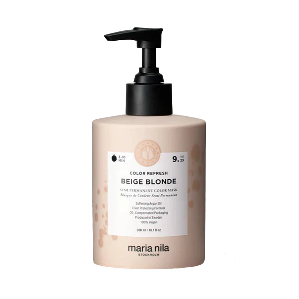 Maria Nila Colour Refresh is een vegan voedend kleurmasker met niet-permanente kleurpigmenten dat de kleur van je haar snel en gemakkelijk opfrist. Het natuurlijke masker bevat kleurpigmenten die door je haar worden opgenomen. Deze kleur verdwijnt langzaam weer na 4 tot 10 wasbeurten. Daarnaast hydrateert en vermindert dit haarmasker pluis voor een zijdezacht en glanzend resultaat.