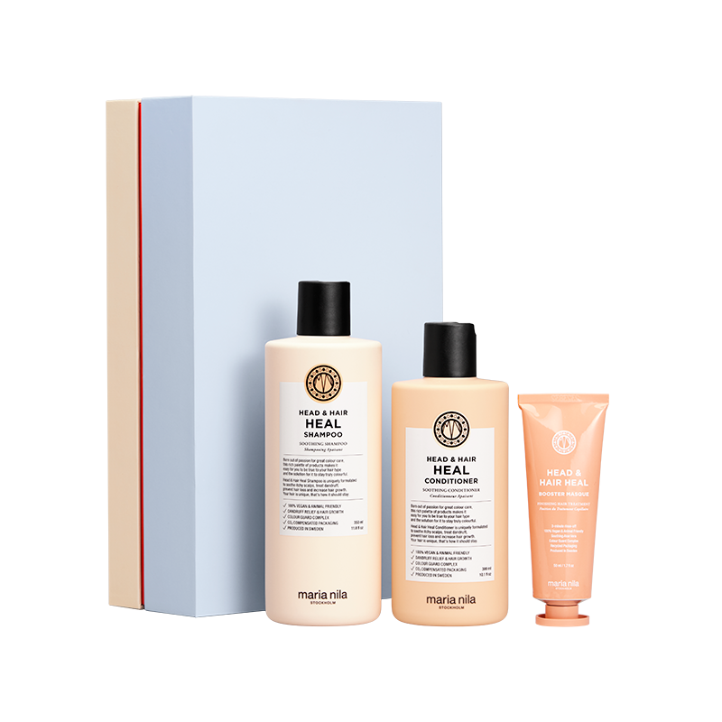 De Maria Nila Head & Hair Heal Gift Box is gemaakt van 100% gerecyclede materialen en bevat een Head & Hair Heal Shampoo, Head & Hair Heal Conditioner + een gratis full size Head & Hair Heal Booster Masque t.w.v. 10.-