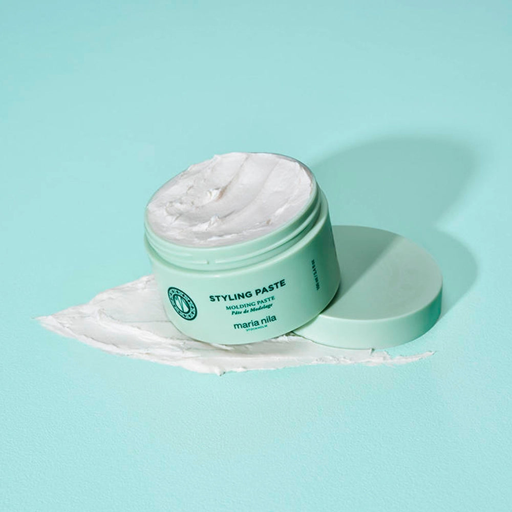 Sfeerbeeld Maria Nila Styling Molding Paste met textuur