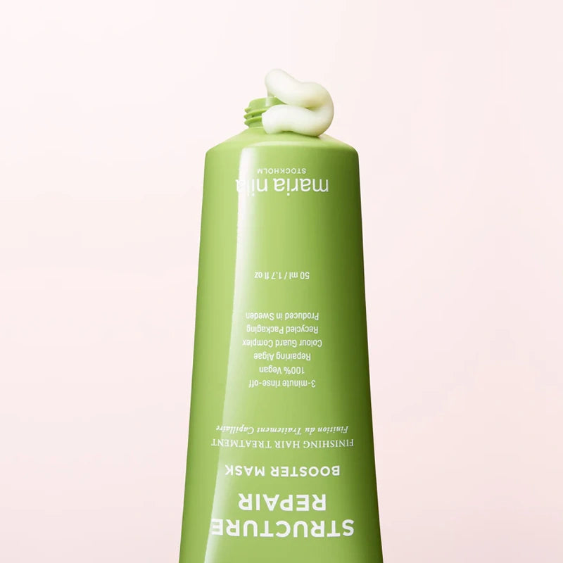 Structure Repair Booster Masque van Maria Nila is een snelwerkende, diep voedende finishing treatment die je haar weer zacht en glanzend maakt. 
