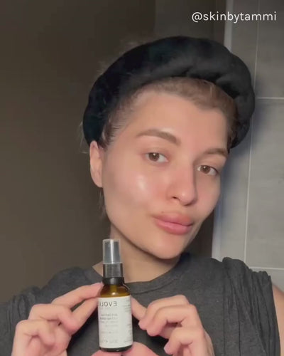 Evolve Organic Beauty Age Defying Lifting Serum 30 ml, natuurlijk vegan anti aging gezichtsserum met peptiden en hyaluronzuur voor een stevigere huid.