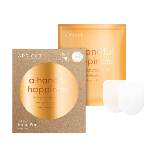 Je handen helpen je elke dag. Laat Apricot Beauty je ook een handje helpen met deze heerlijke veganistische anti-aging pads. De anti-aging pads zijn gemaakt van puur siliconen van medische kwaliteit, verrijkt met zeer effectief hyaluronzuur. Maak ze zo nu en dan schoon en behandel ze goed. Je krijgt tot 30 behandelingen uit één pad. Hoe vaker je ze gebruikt, hoe gladder je handen zullen zijn. Het is klinisch bewezen. Minimale ingrediënten. Maximaal effect.