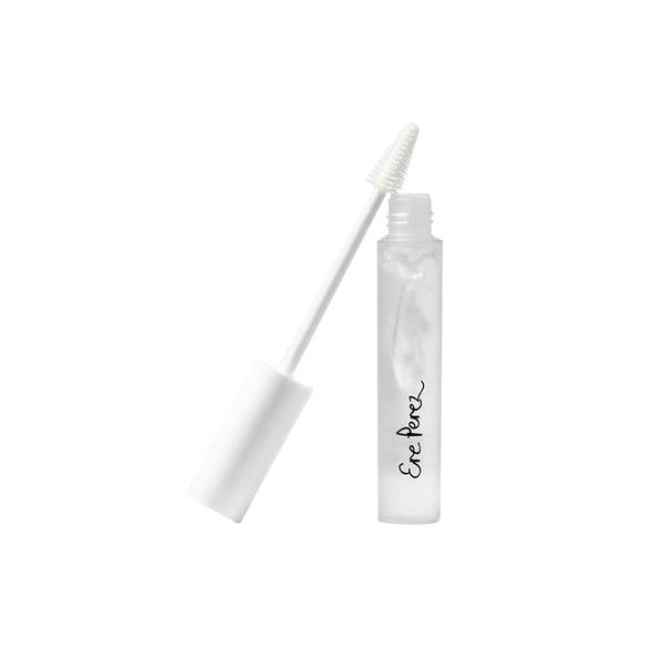 De Aloe Brow Gel & Mascara van Ere Perez is een transparante brow gel en mascara voor een stevige hold met een subtiele glans. Je kunt hem gebruiken om je wenkbrauwen te stylen, of wanneer je je wimpers of wimperextentions graag wat volume en verzorging wilt geven zonder kleur toe te voegen. De Aloe Vera in de gel stimuleert de groei van de wimpers en wenkbrauwen en kalmeert, wat de formule heel geschikt maakt voor gevoelige ogen.