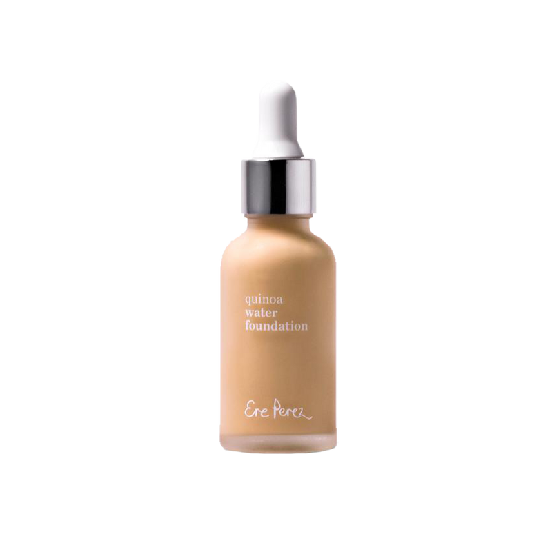 Een lichtgewicht veganistische foundation op waterbasis die een prachtige matte finish geeft. Verrijkt met quinoa om ontstekingen te helpen genezen en de elasticiteit van de huid te verhogen. 