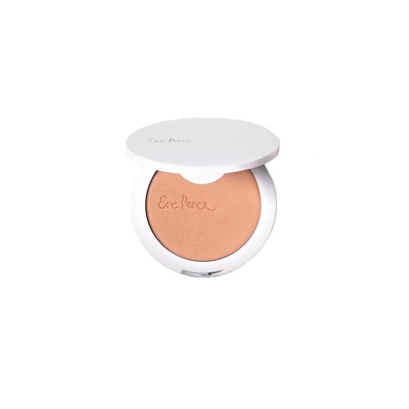 De Tapioca Cheek Colour van Ere Perez is een zachte blush voor een gezonde glow. De blush bevat een subtiele shimmer en geeft je wangen een mooie tint. De blush bevat Tapioca, Chamomile & Vitamine E om je wangen te verzorgen, verzachten en je huidteint te egaliseren. Fluweelzachte tapioca maakt de ruwe huid glad