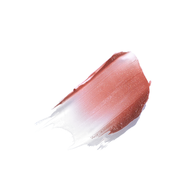 De Wild Pansy Tinted Lipbar van Ere Perez is een sheer en tinted lipstick. De lipstick voedt en verzacht de lippen door middel van Shea Butter, Squalane en Vitamine E, en zorgt hiernaast voor een prachtige subtiele tint. Fijn als je van een subtiele look houd of liever een lichtgewicht en voedende lipstick hebt. Verkrijgbaar in 6 tinten met een subtiele glans die je lippen gedurende de hele dag beschermen. Een traktatie voor je lippen.