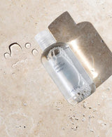 Een natuurlijke vegan micellair water om gezichts- en oogmake-up voorzichtig te verwijderen en de huid mild maar goed te reinigen. Met hydraterende aloë vera en antioxidantrijke ginkgo biloba.