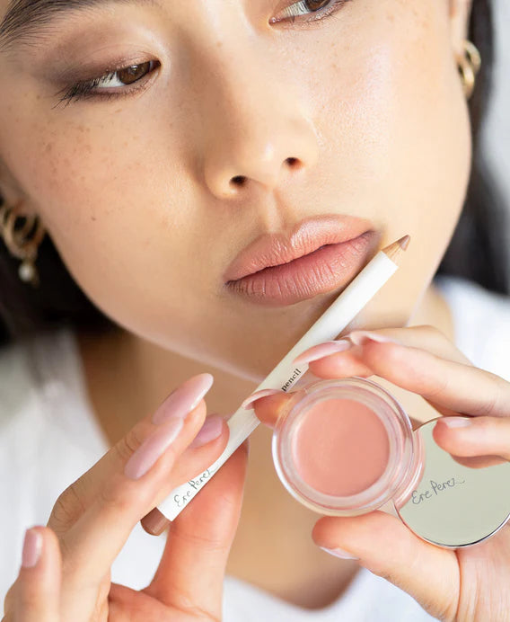 Ere Perez Lip pencil in de kleur Pout bij Vegan Beauty