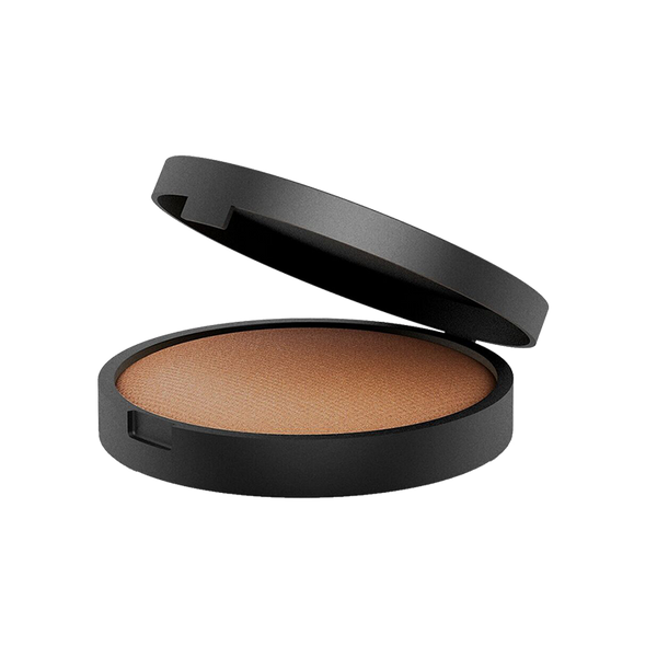 Deze award winnende minerale poeder foundation van INIKA geeft de perfecte basis en verstopt de huid niet en absorbeert overtollig olie uit de poriën. De mineral foundation is prachtige op te bouwen en geeft een lichte of volledige dekking voor elke gelegenheid. Ook is deze foundation geschikt voor de gevoelige huid door de krachtige werking van Squalaan uit olijven en Magnolia Bark Extract.